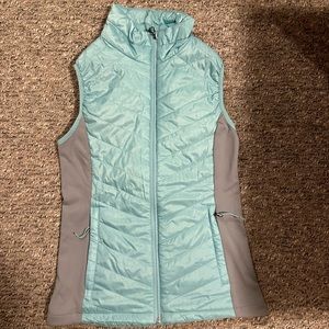 Columbia vest size small